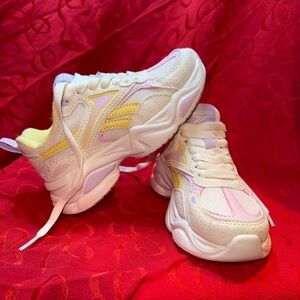 Reebok Charge Kids Sneakers Size 12| New Never Worn | Lightweight Athletic Shoes